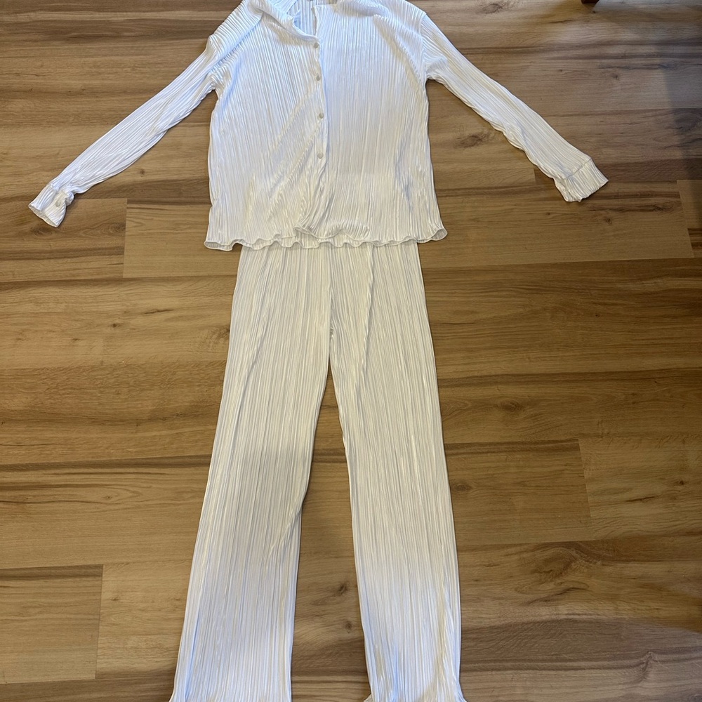 White Pleated Set